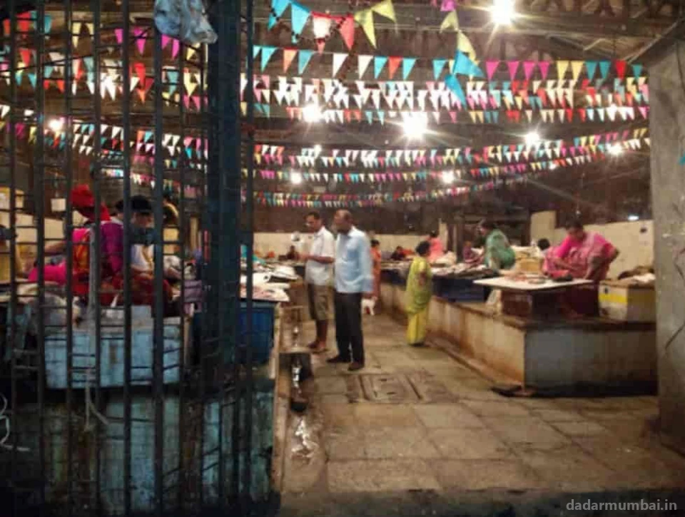 Dadar Vegetables & Fish Market Photo 1