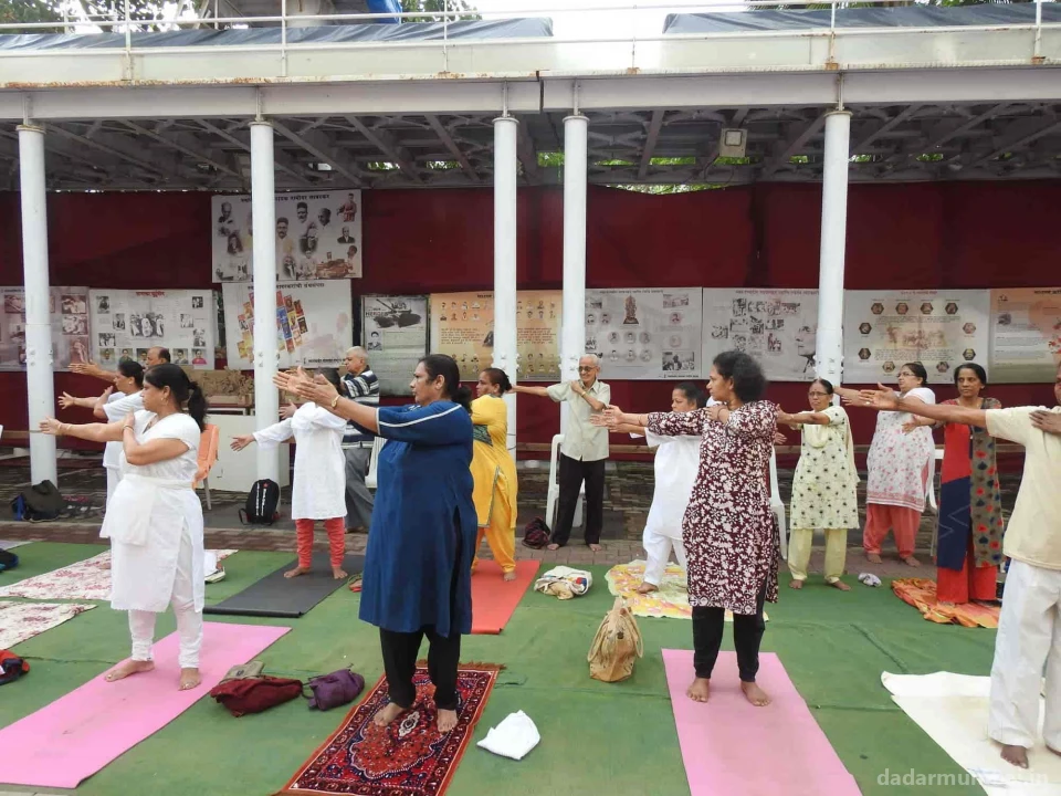 Om Dadar Yoga Centre Photo 3